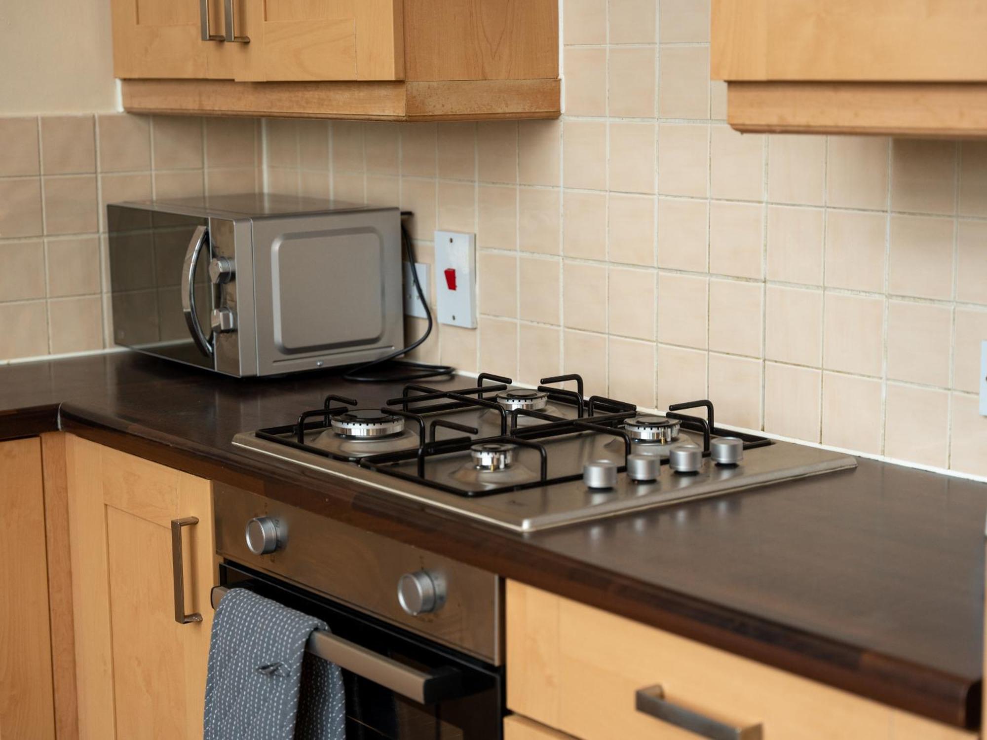 Luxury 2 Bed Apartment - Near Heathrow, Legoland, Windsor Slough Exterior photo