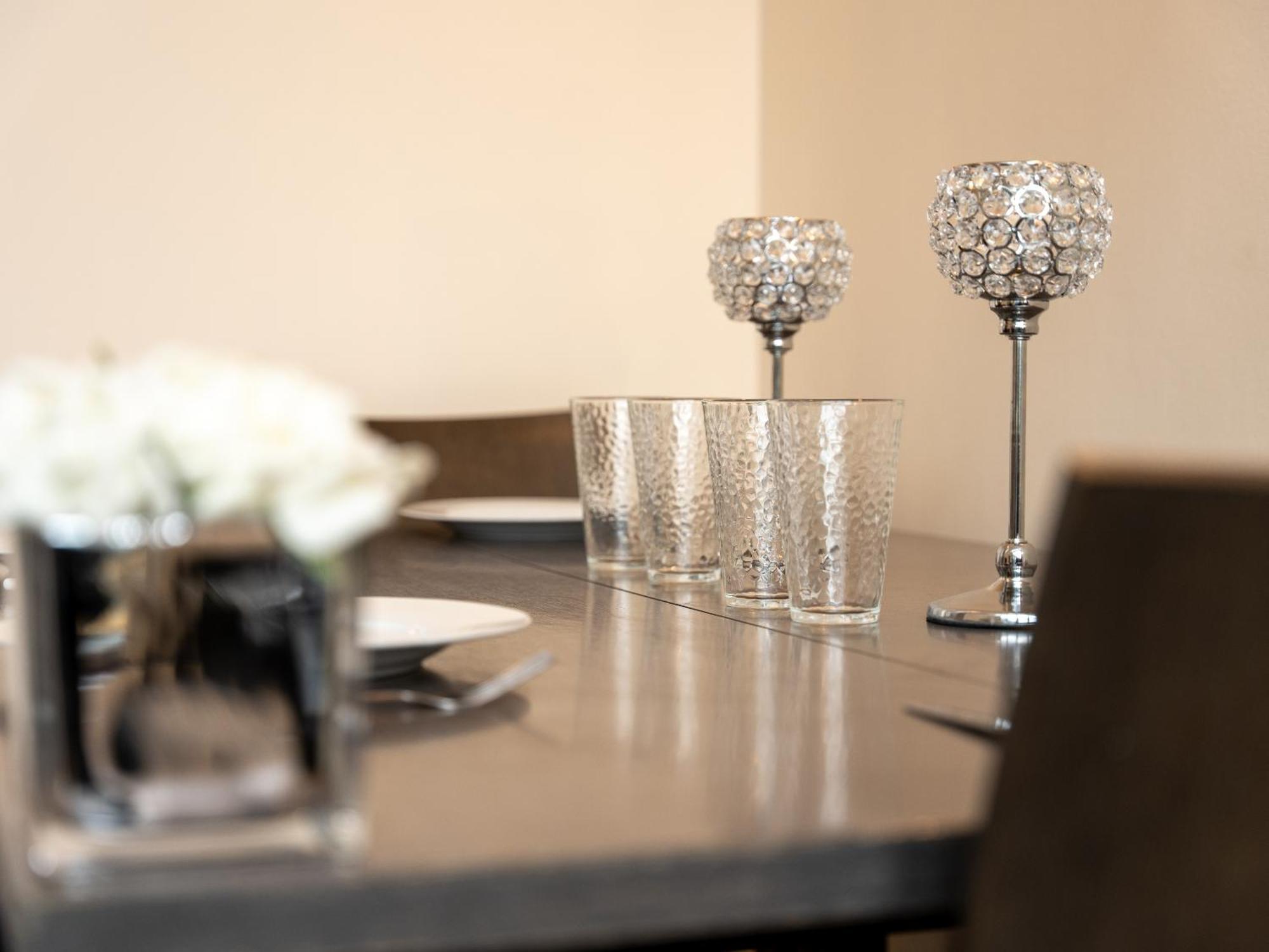 Luxury 2 Bed Apartment - Near Heathrow, Legoland, Windsor Slough Exterior photo