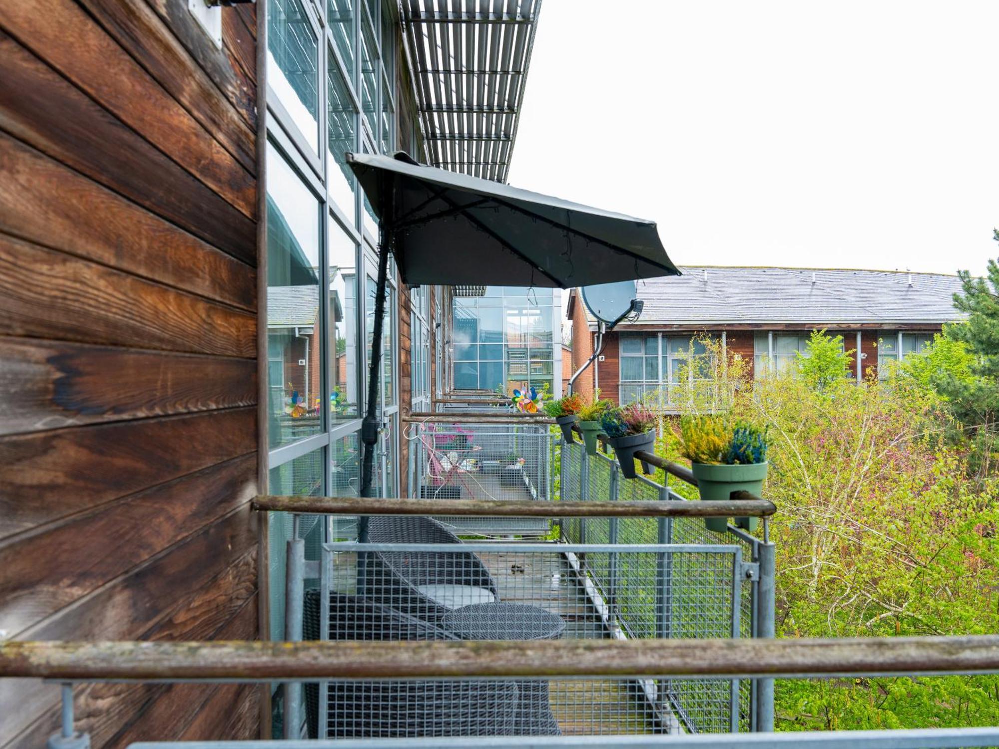 Luxury 2 Bed Apartment - Near Heathrow, Legoland, Windsor Slough Exterior photo
